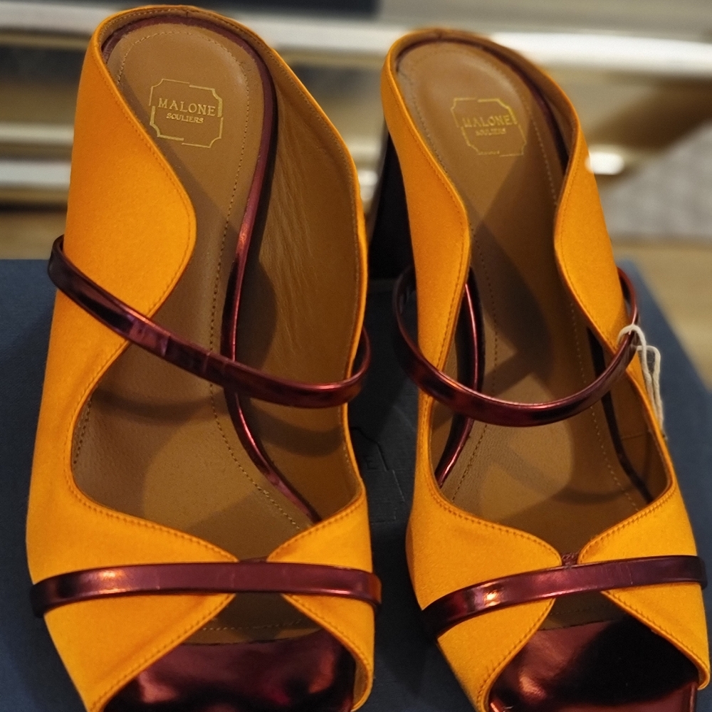 Beautiful Malone souliers Mules in Orange Size 38.